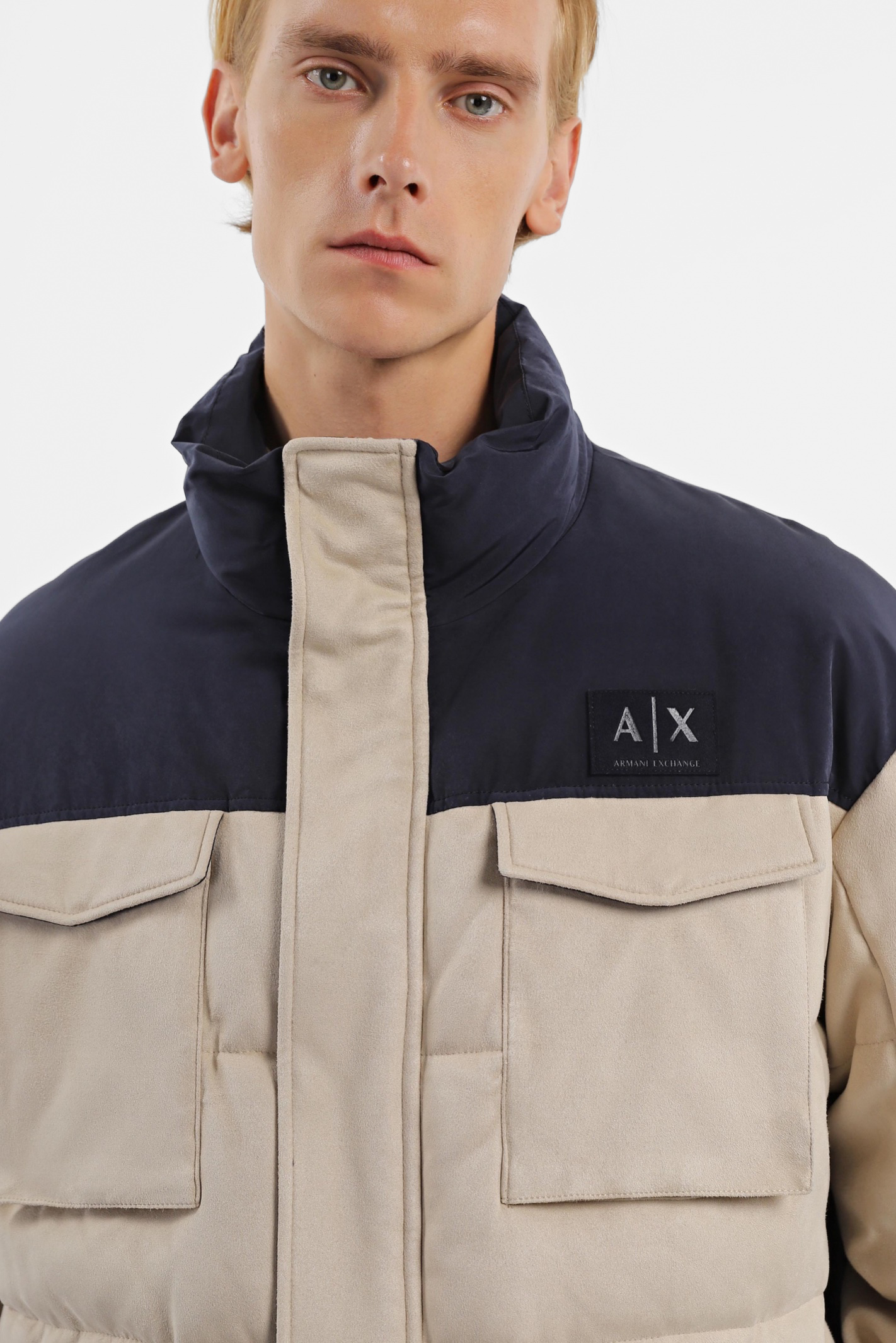 Бежевая куртка Armani Exchange
